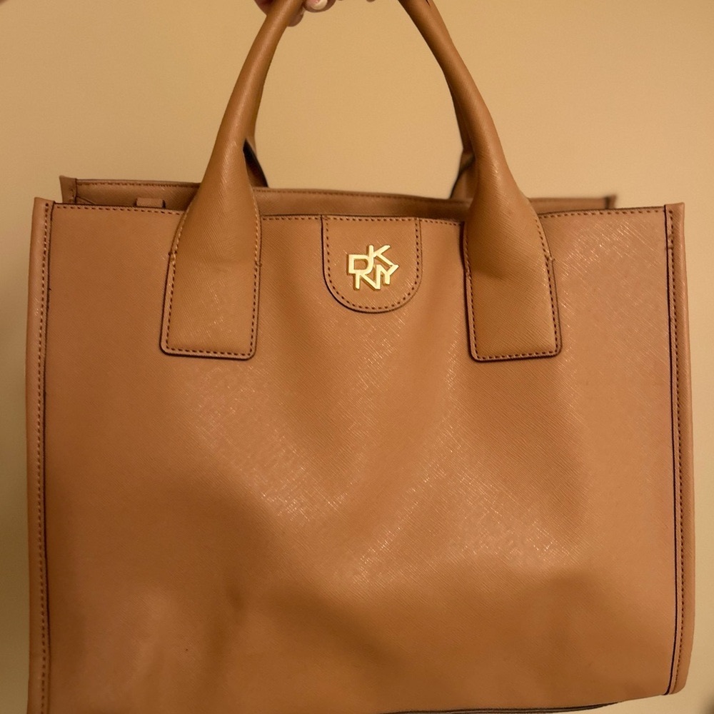 DKNY medium size tote bag